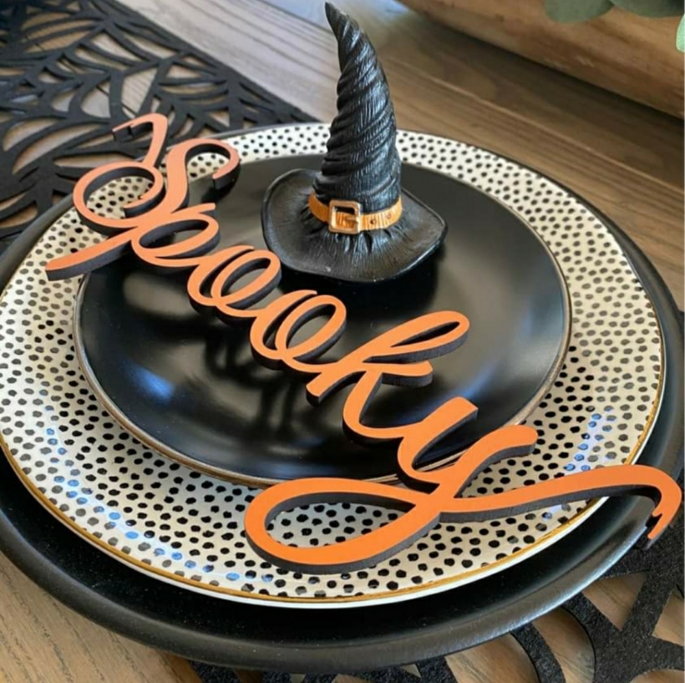 Thyme and table dot plates